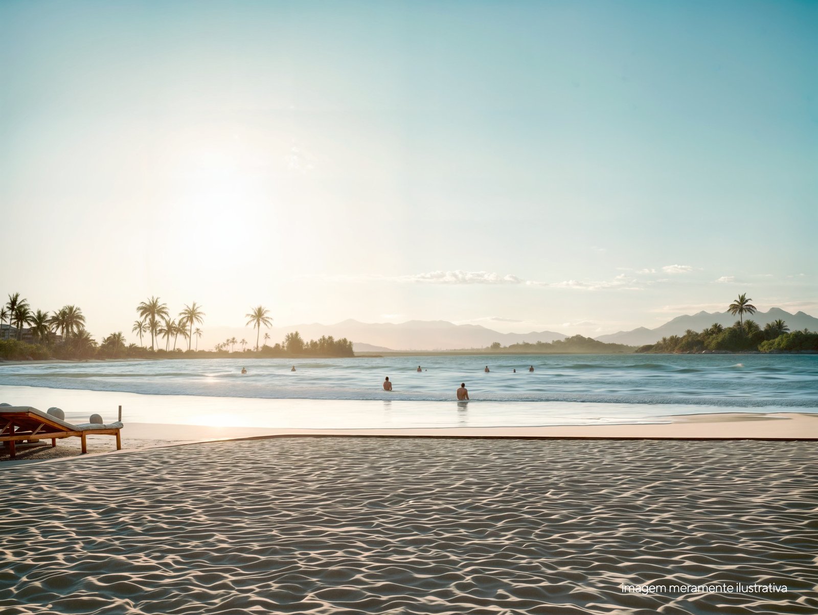 Praia calma com banhistas ao pôr do sol